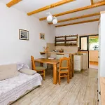 With Parking Space Konjevrate, Krka - 24487 Apartamento Unesic