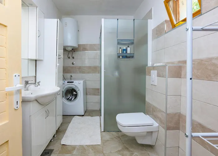 With Parking Space Konjevrate, Krka - 24487 Unesic