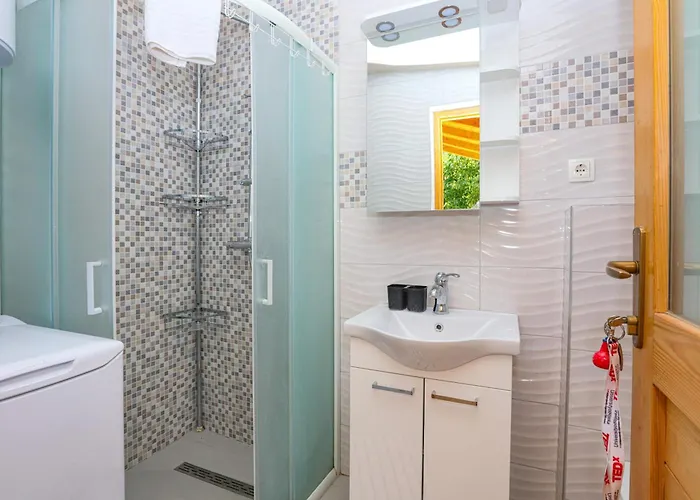 With Parking Space Konjevrate, Krka - 24487 דירה Unesic