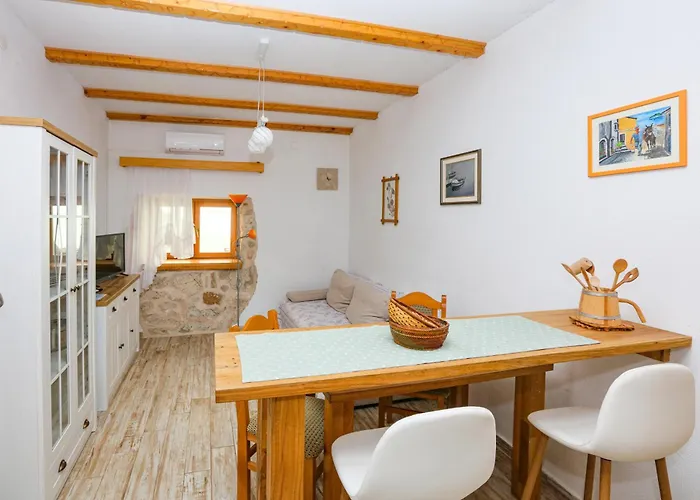 דירה With Parking Space Konjevrate, Krka - 24487 Unesic